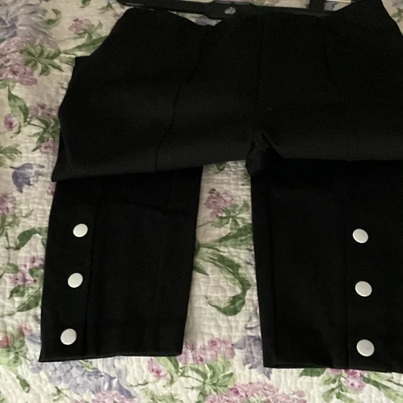 Rag & Bone Black Skinny Pants with Button Detail; size 8 - Picture 6 of 6